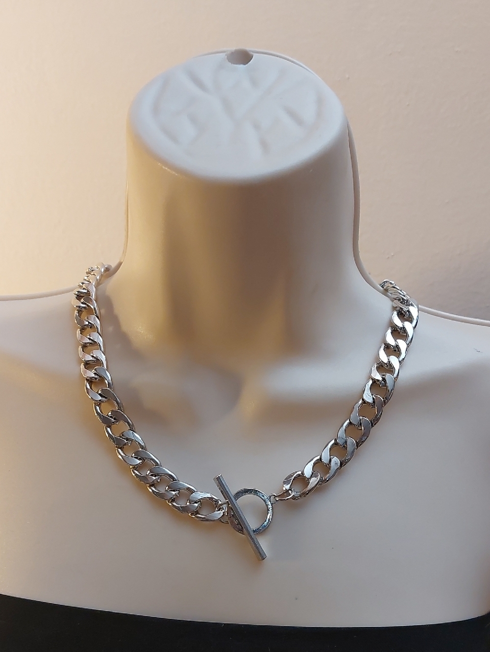 Chunky Flat Curve Chain Silver Tone T-Bar Toggle Clasp Necklace
